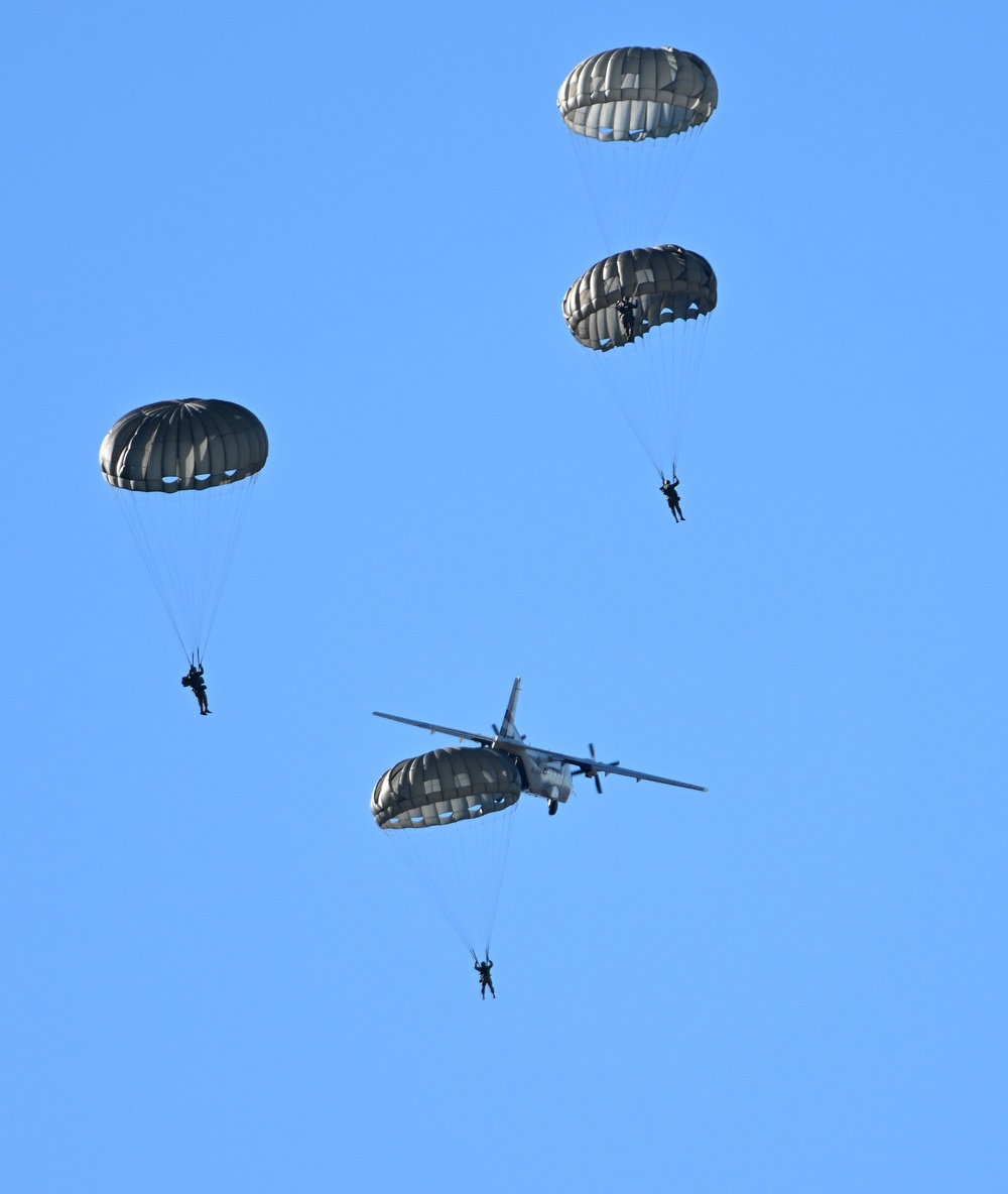 USAJFKSWCS Conduct Airborne Operations