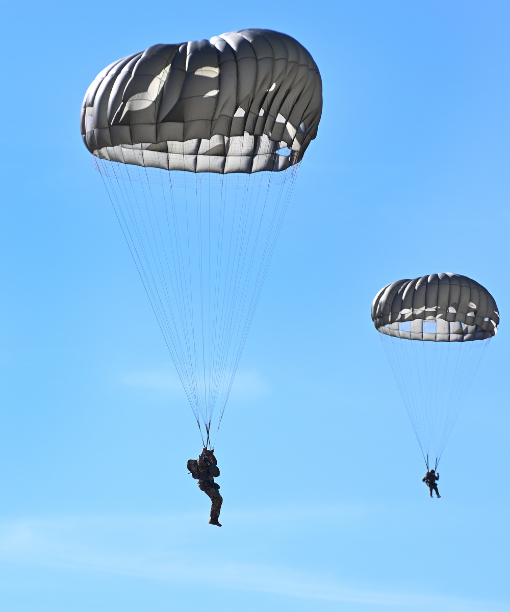 USAJFKSWCS Conduct Airborne Operations