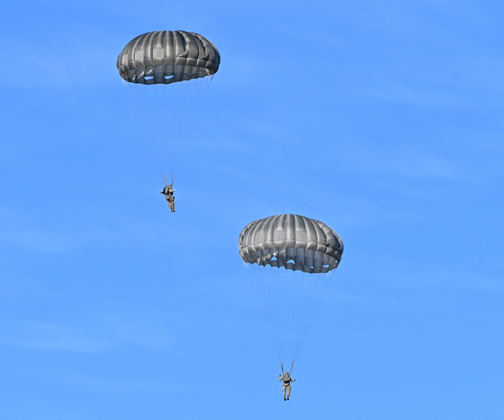 USAJFKSWCS Conduct Airborne Operations