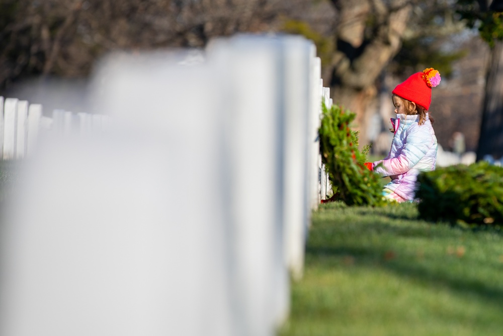 DVIDS Images Wreaths Across America 2022 [Image 20 of 25]