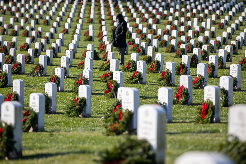 DVIDS Images Wreaths Across America 2022 [Image 22 of 25]