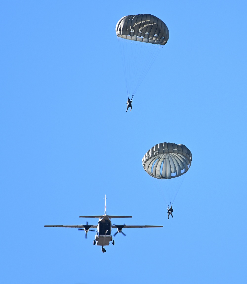 USAJFKSWCS Conduct Airborne Operations