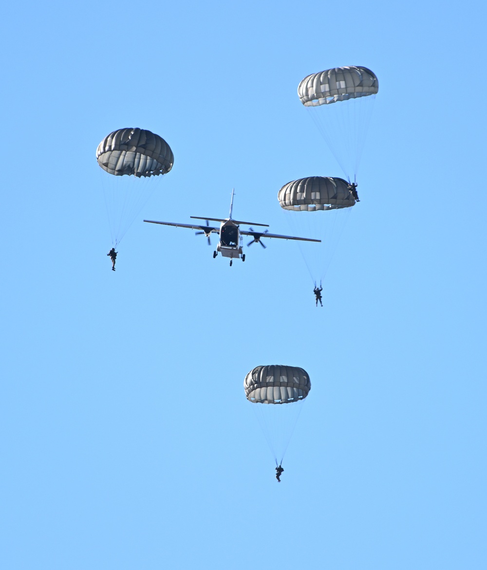 USAJFKSWCS Conduct Airborne Operations