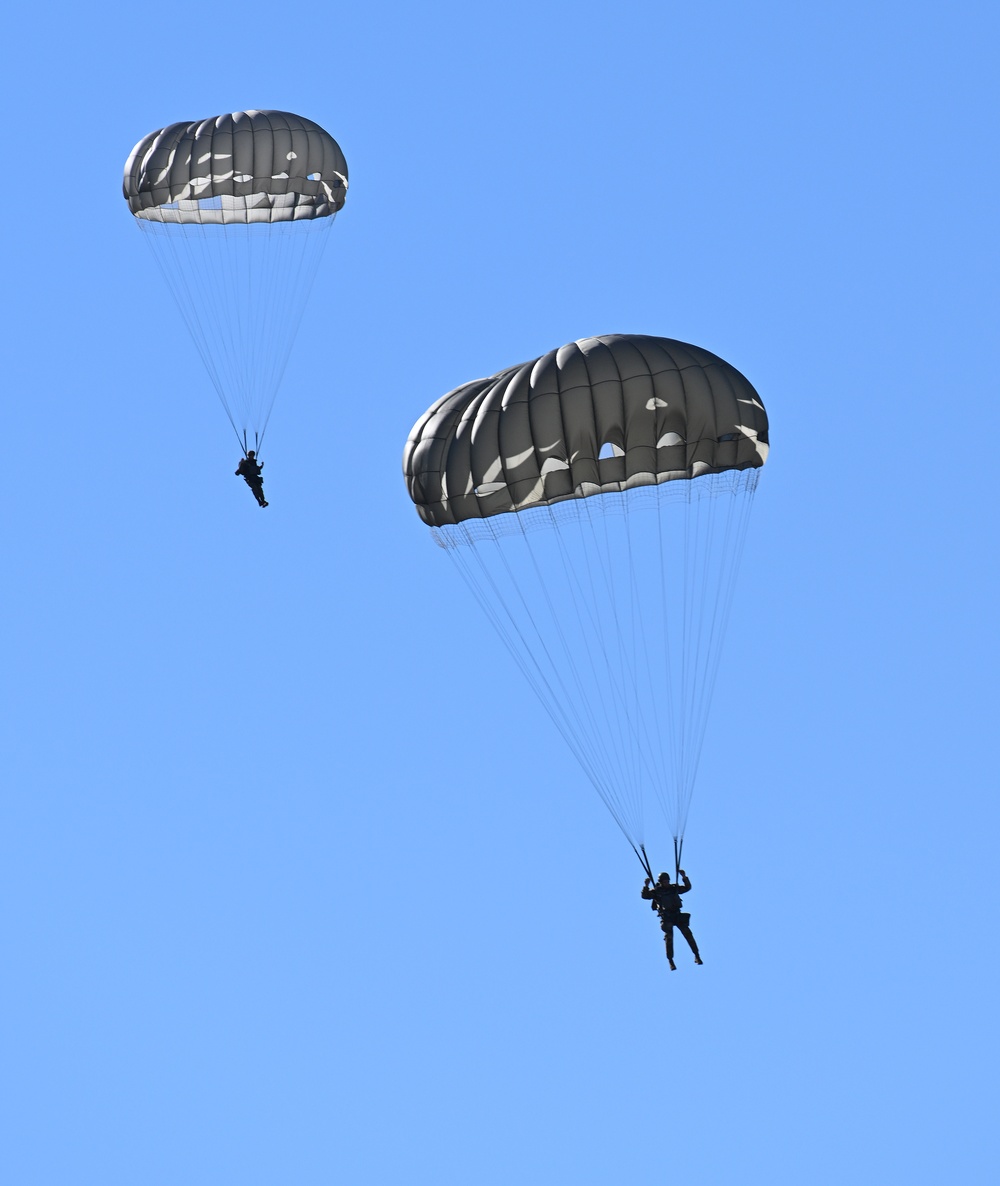 USAJFKSWCS Conduct Airborne Operations