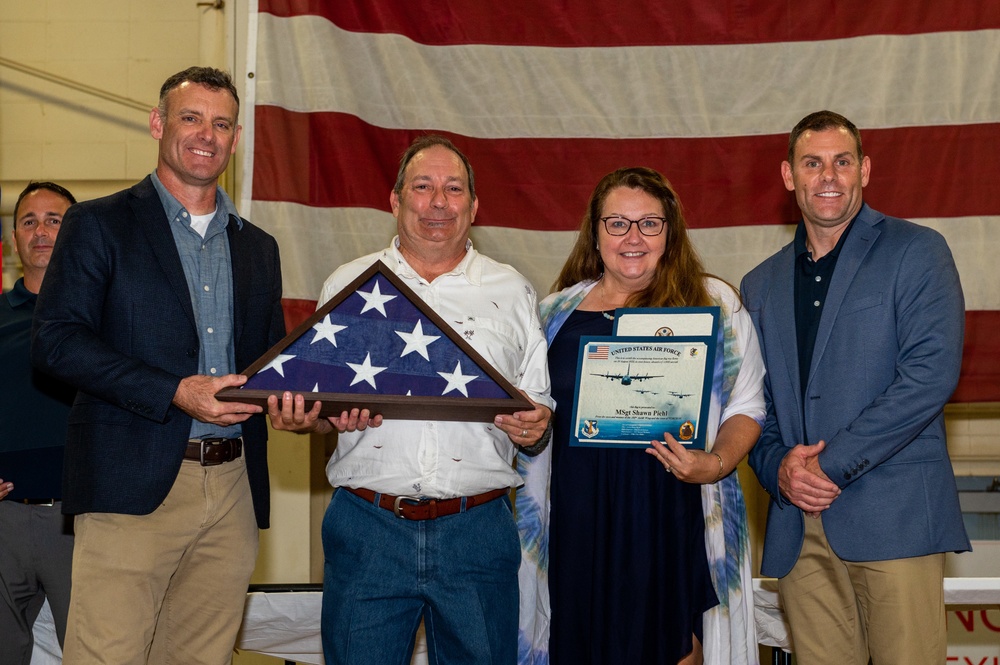 182nd Airlift Wing celebrates retiree classes of 2020, 2021 and 2022