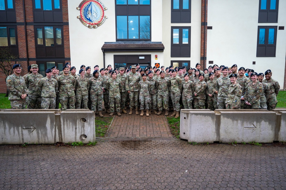 CSAF Visits the 48th Fighter Wing