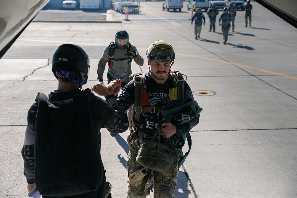 EODTEU-1 conducts military free-fall exercise
