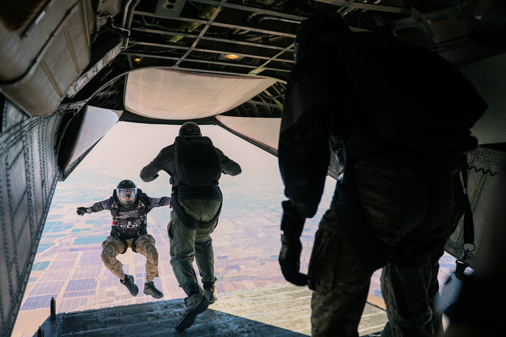 EODTEU-1 conducts military free-fall exercise