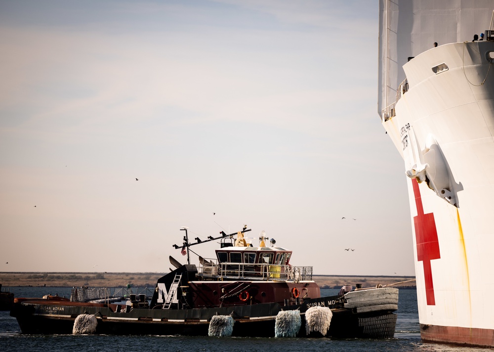 USNS Comfort (T-AH 20) Returns to Home Port