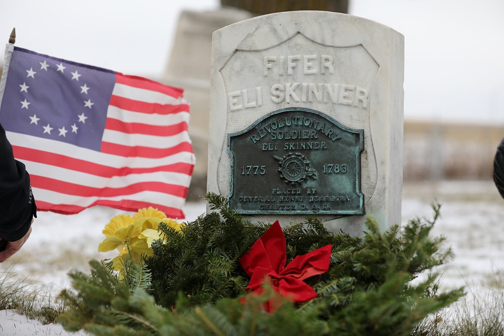 Wreaths Across America ceremony honors veterans and first responders at local cemetery