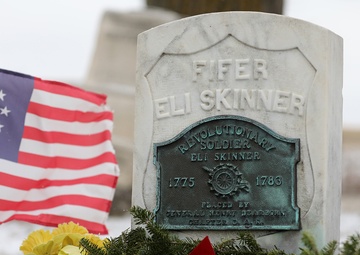 Wreaths Across America ceremony honors veterans and first responders at local cemetery