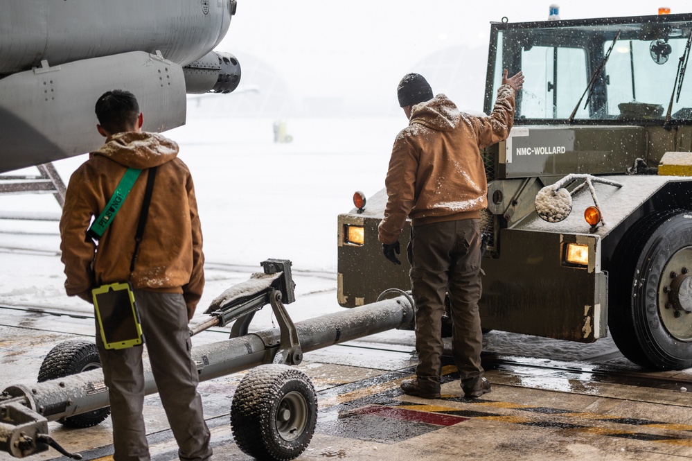 25th FGS crew chiefs tow in the snow