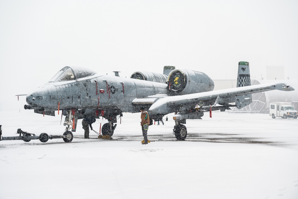 25th FGS crew chiefs tow in the snow