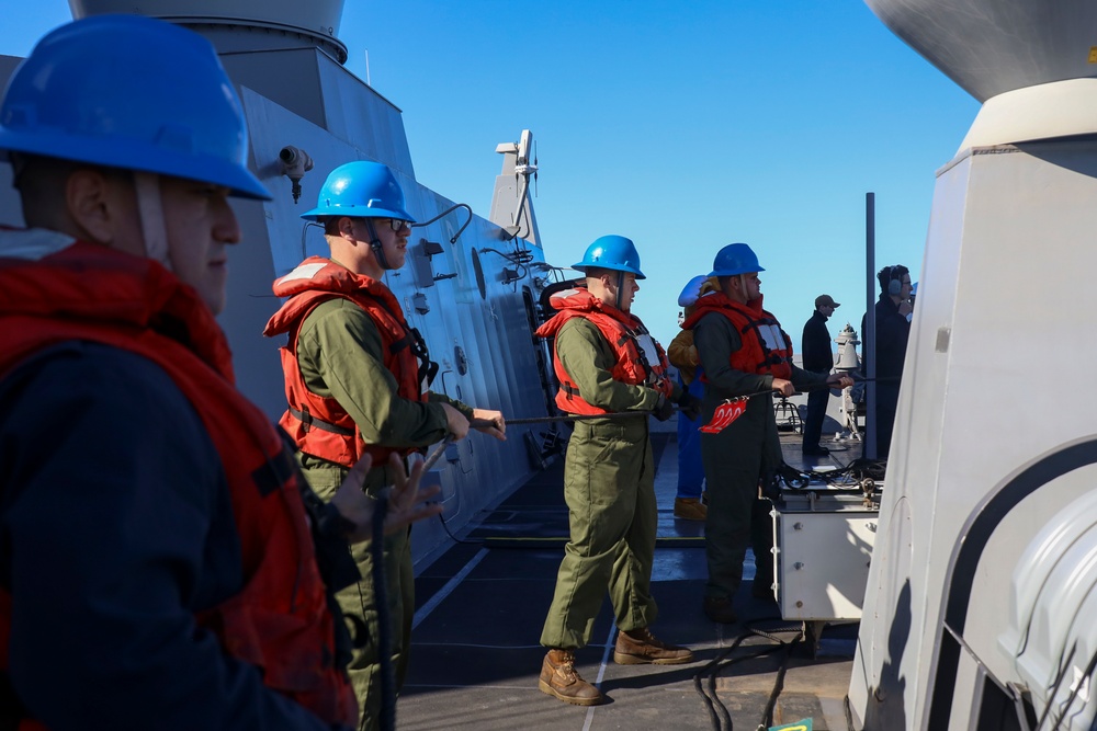 13th MEU Resupply at Sea