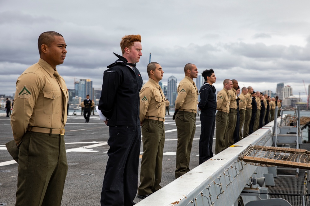 USS Anchorage Man The Rails