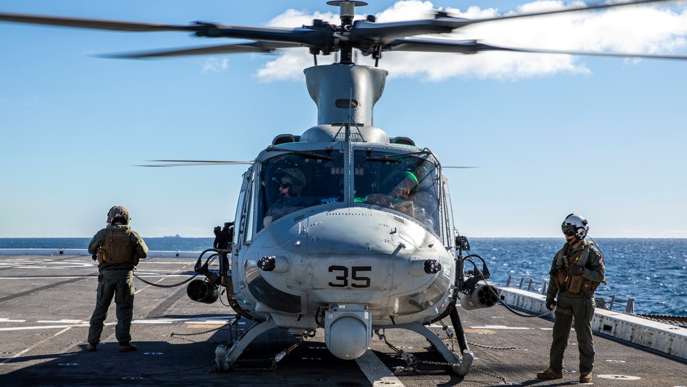 VMM 362 Arrive on USS Anchorage