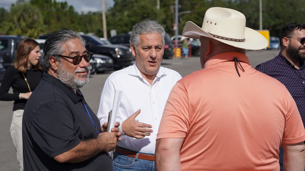 Mexican Consulate Utilizes FEMA Mobile Registration Center