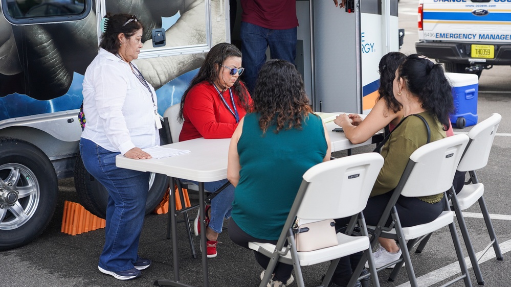Mexican Consulate Utilizes FEMA Mobile Registration Center