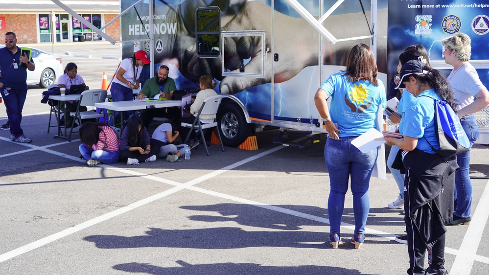 Mexican Consulate Utilizes FEMA Mobile Registration Center