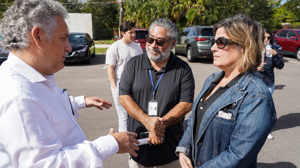 Mexican Consulate Utilizes FEMA Mobile Registration Center