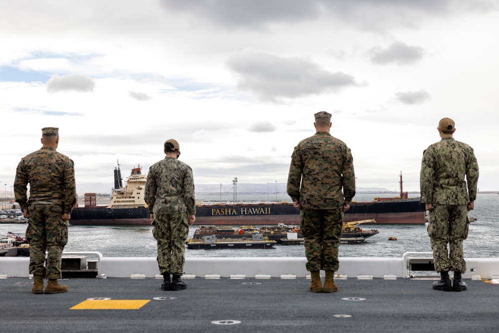 USS Makin Island Man the Rails