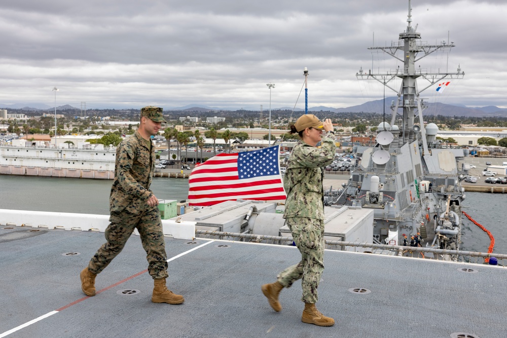 USS Makin Island Man the Rails