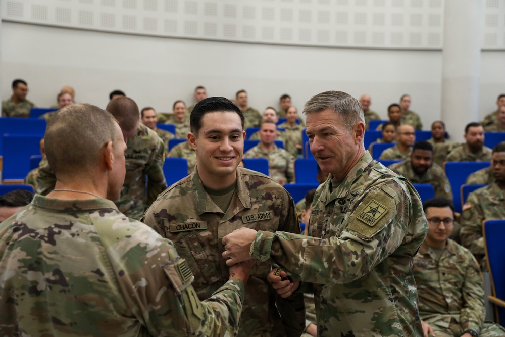 CSA and SMA visit Camp Kosciuszko