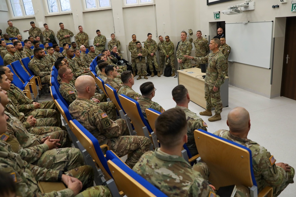 CSA and SMA visit Camp Kosciuszko