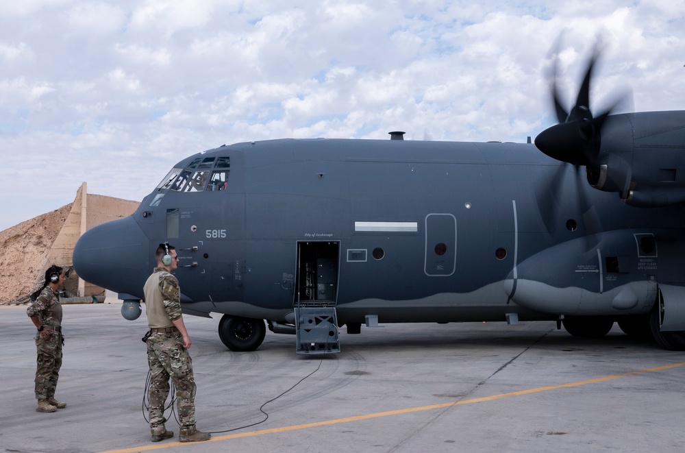 DVIDS - Images - 26th ERQS Executes ACE exercise with HH60s [Image 3 of 9]