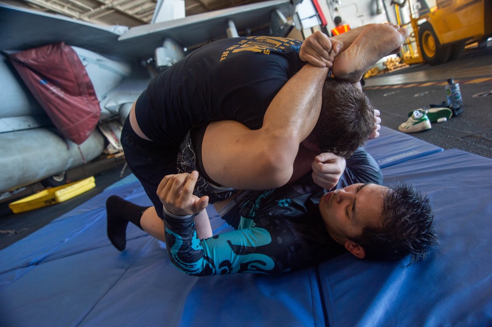 Sailors Practice Jiu-Jitsu