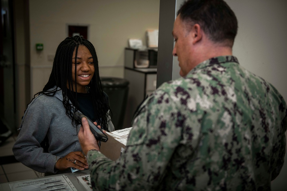 CNR EURAFCENT Sailors Process Holiday Mail