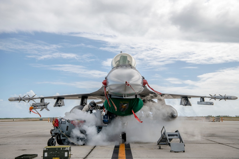 180FW Trains with the &quot;Sun Downers&quot; in the Sunshine State