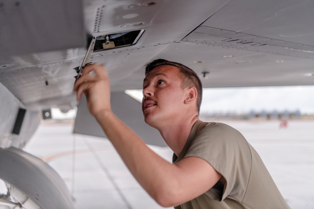 180FW Trains with the &quot;Sun Downers&quot; in the Sunshine State