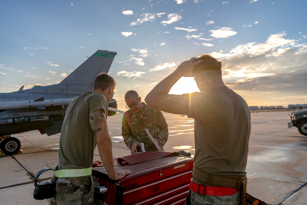 180FW Trains with the &quot;Sun Downers&quot; in the Sunshine State