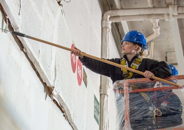 USS Ronald Reagan (CVN 76) Sailors perform maintenance
