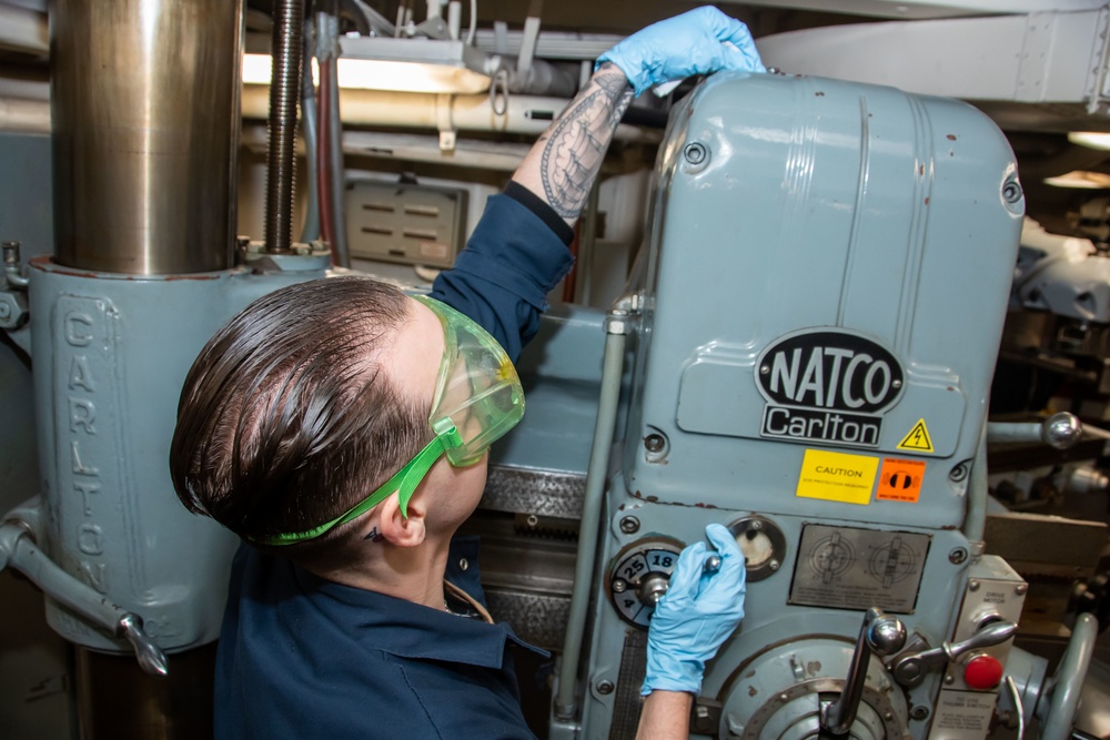 USS Ronald Reagan (CVN 76) Sailors perform maintenance
