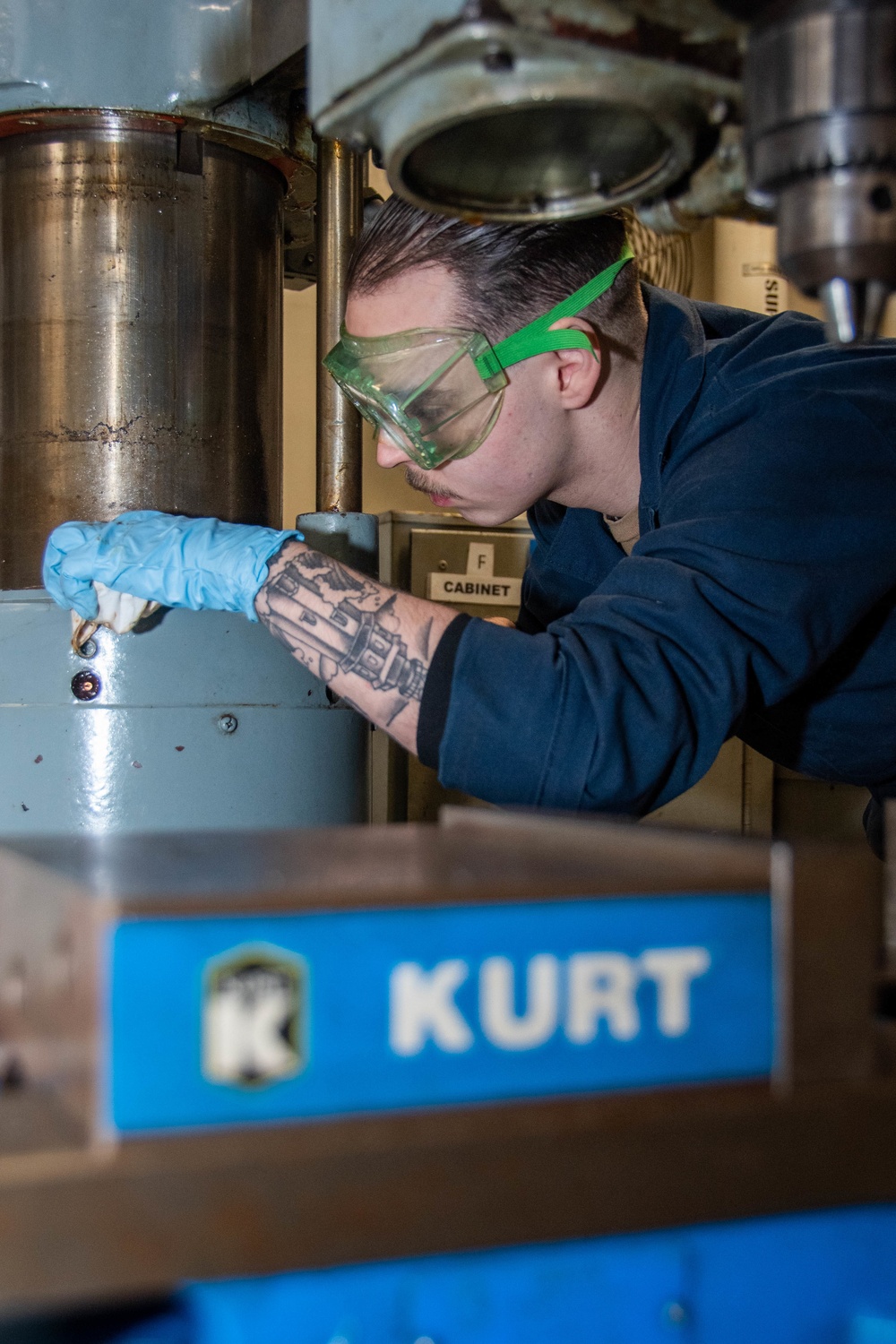 USS Ronald Reagan (CVN 76) Sailors perform maintenance