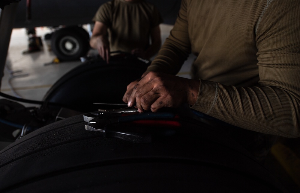 MacDill tests new landing gear for KC-135