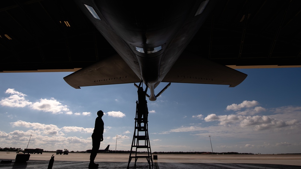 MacDill tests new landing gear for KC-135