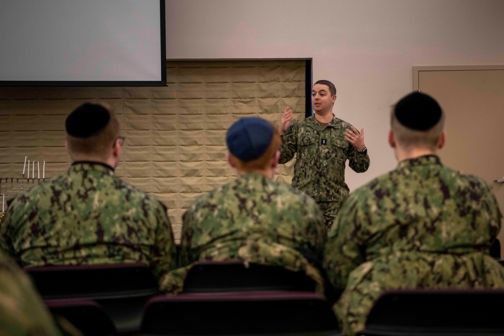 Recruit Training Command celebrates Hanukkah