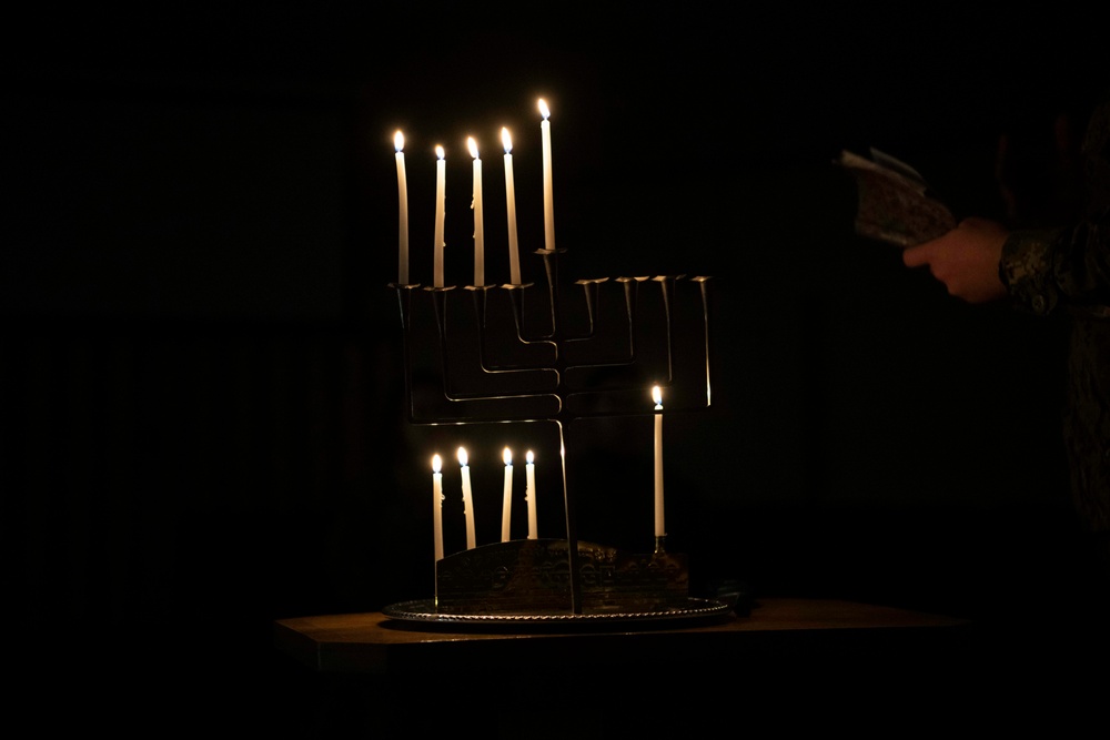 Recruit Training Command celebrates Hanukkah