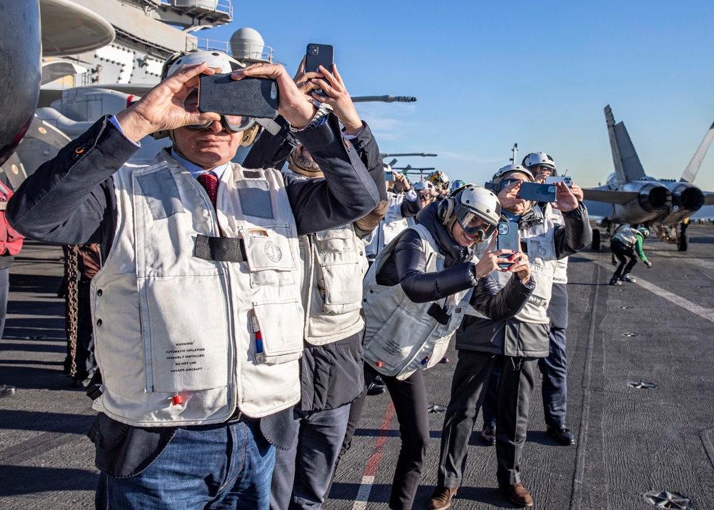 USS George H.W. Bush (CVN 77) Distinguished Visitors