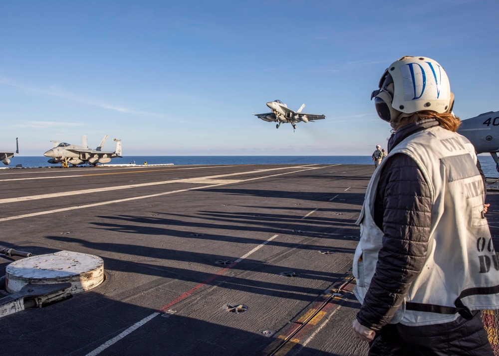 USS George H.W. Bush (CVN 77) Distinguished Visitors