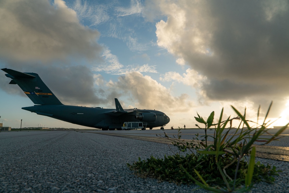 15th Airlift Squadron integrates with B-52s for ACE mission in Guam