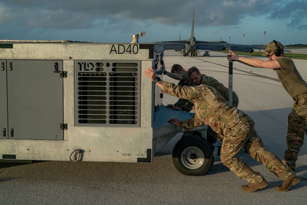 15th Airlift Squadron integrates with B-52s for ACE mission in Guam