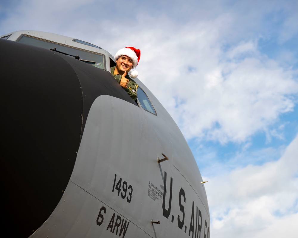 91st Air Refueling Squadron spreads Holiday cheer