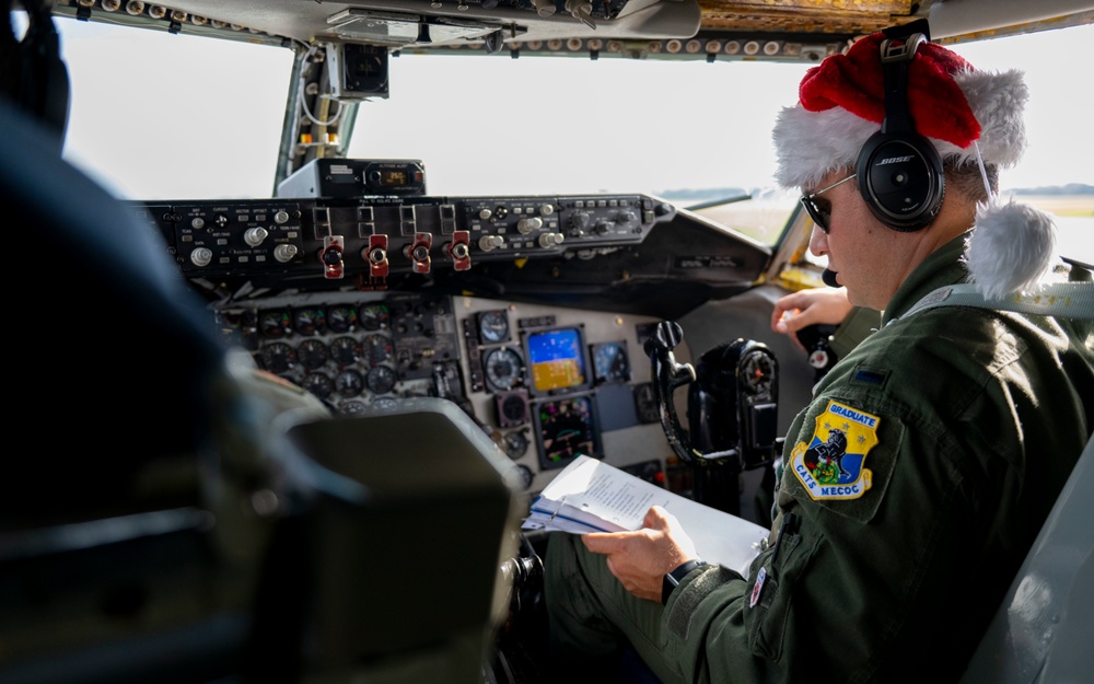 91st Air Refueling Squadron spreads Holiday cheer