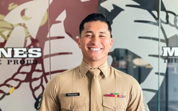Marine Stops Robbery at Jewelry Store in California