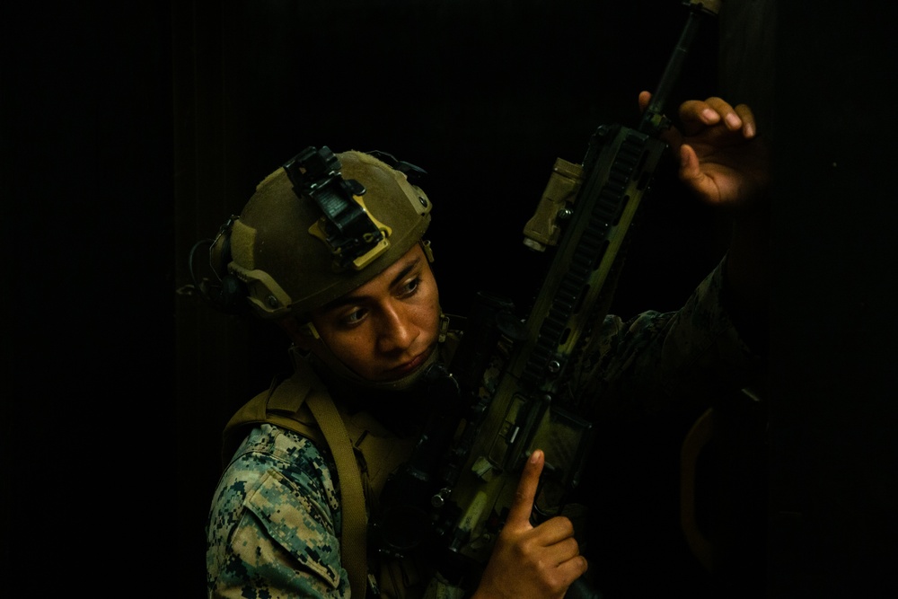 KMEP 23.1: U.S. Marines conduct close-quarters combat training