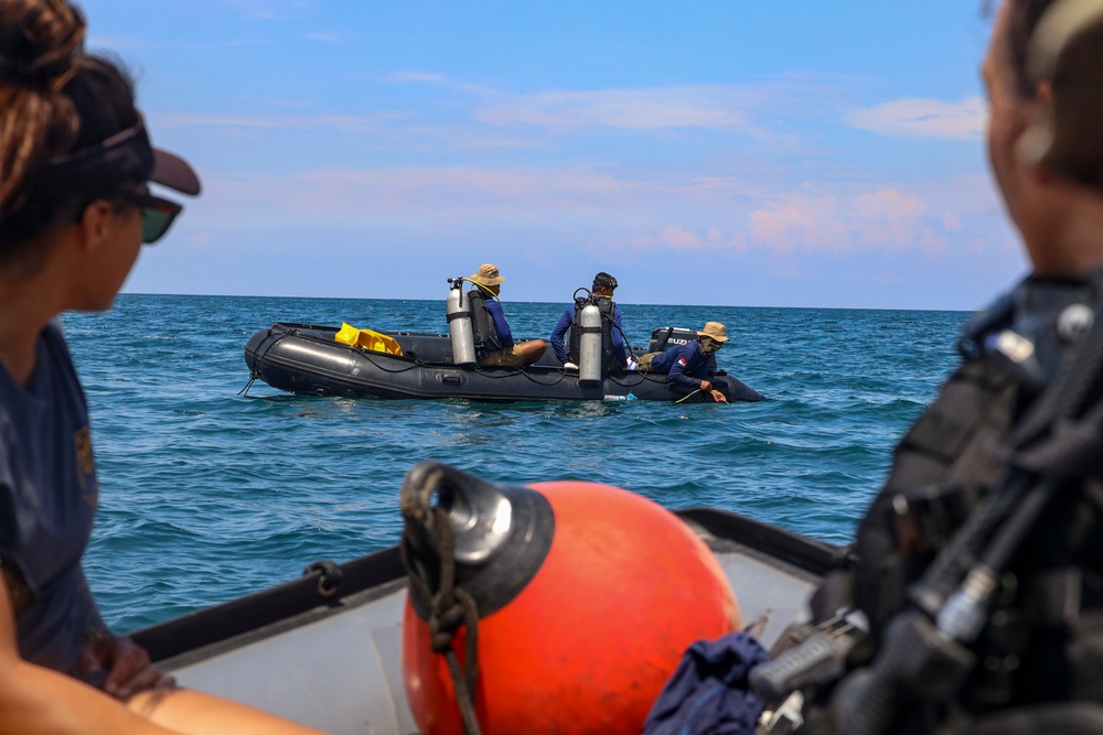 CARAT Indonesia 2022 13th MEU Dive Ops